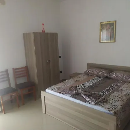 Dhoma Plazhi Ne Parajsa Maison d'hôtes *
